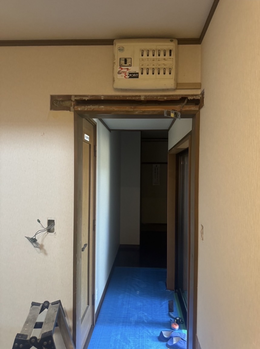 扉 Before